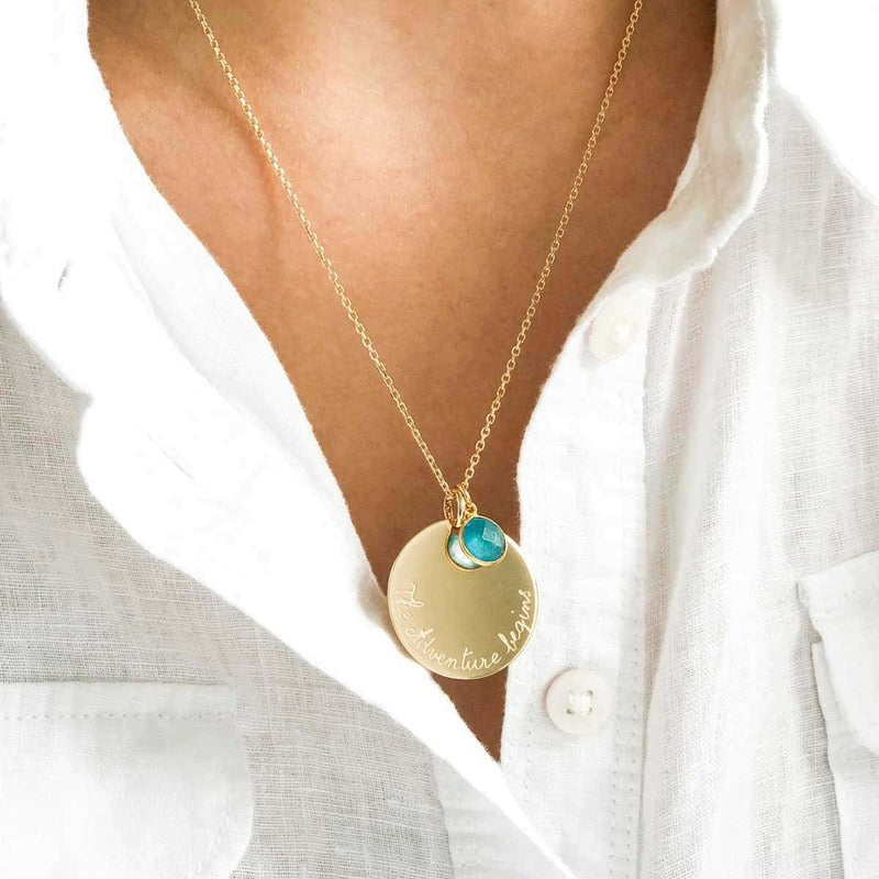 Quel collier porter avec une chemise pour femme ?
