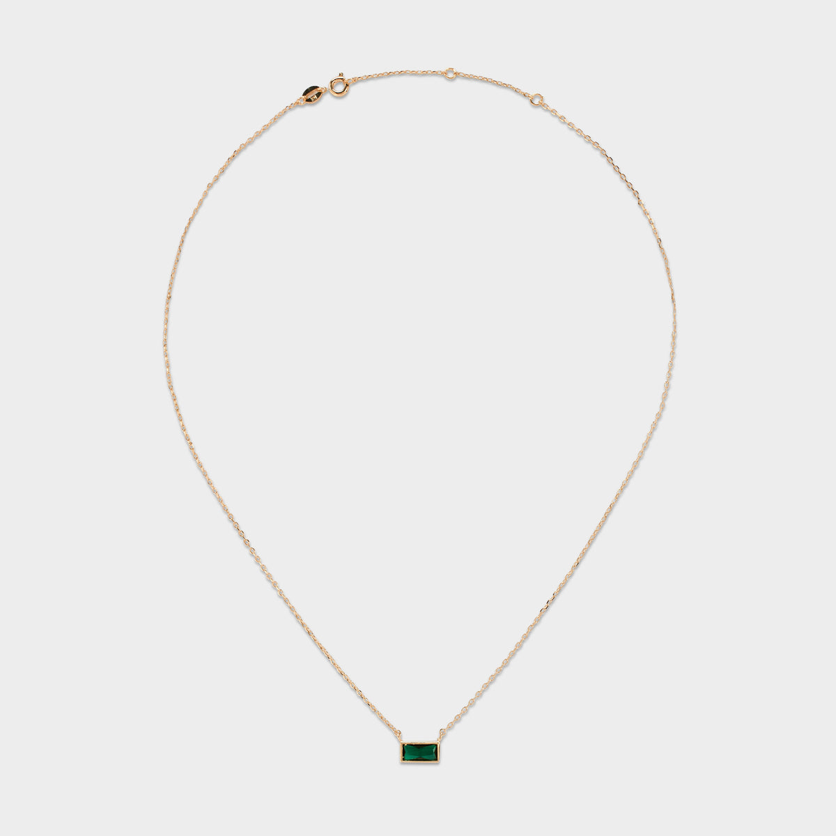 Collier rectangle sur chaîne vert plaqué or