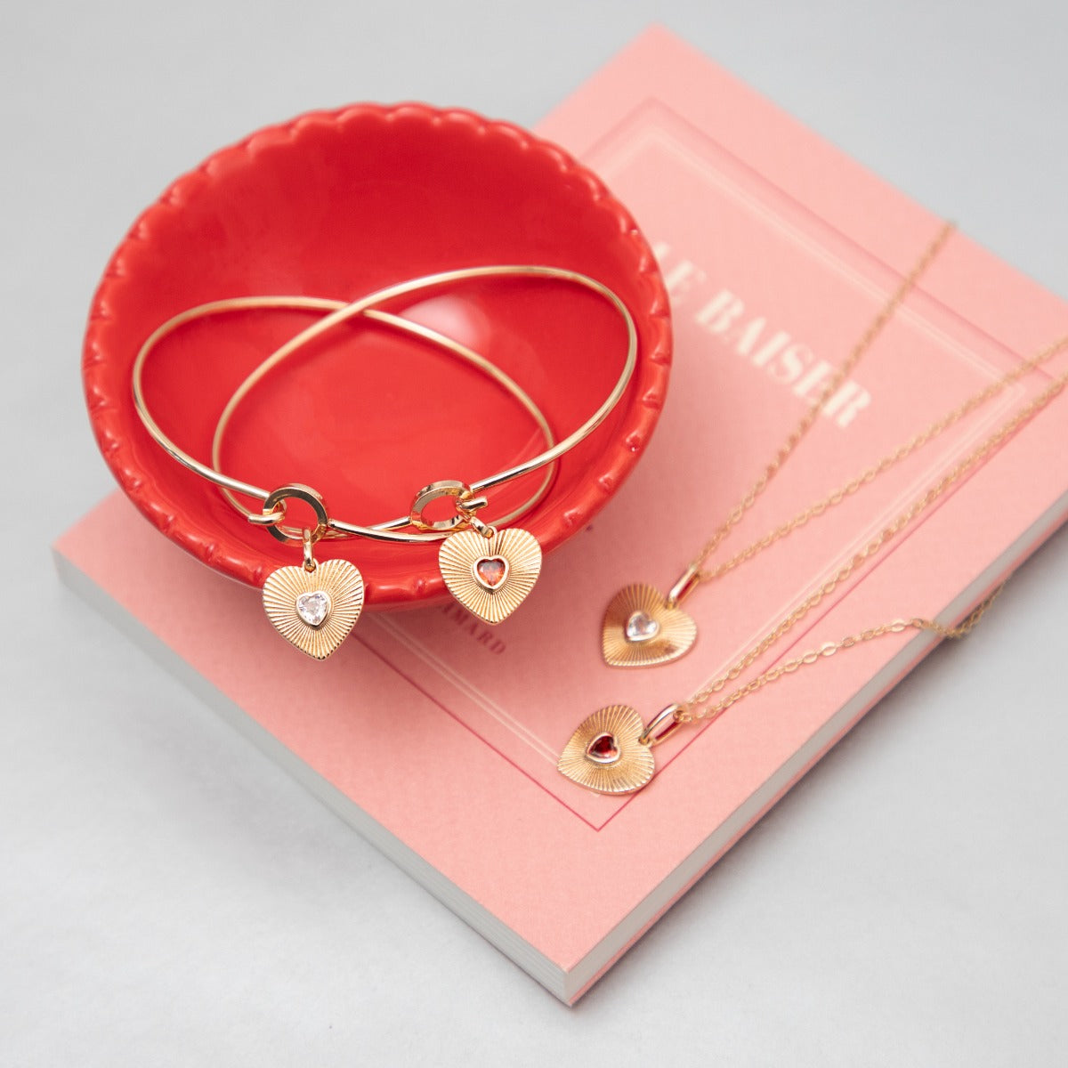 Collier cœur plaqué or et oxyde de zirconium rouge