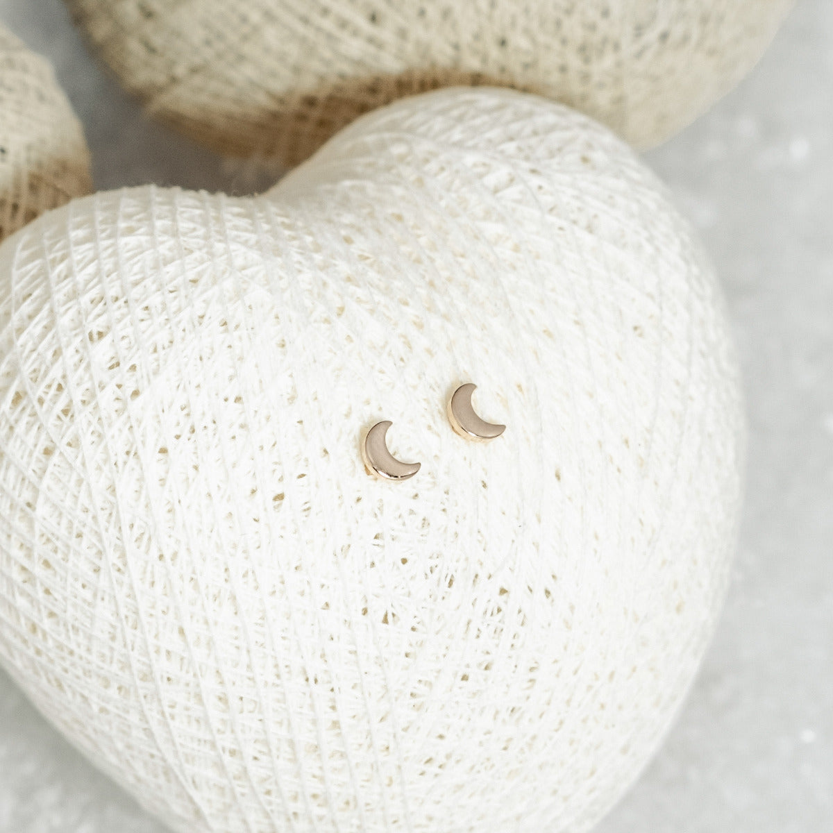 Boucles d'oreilles mini lune plaqué or