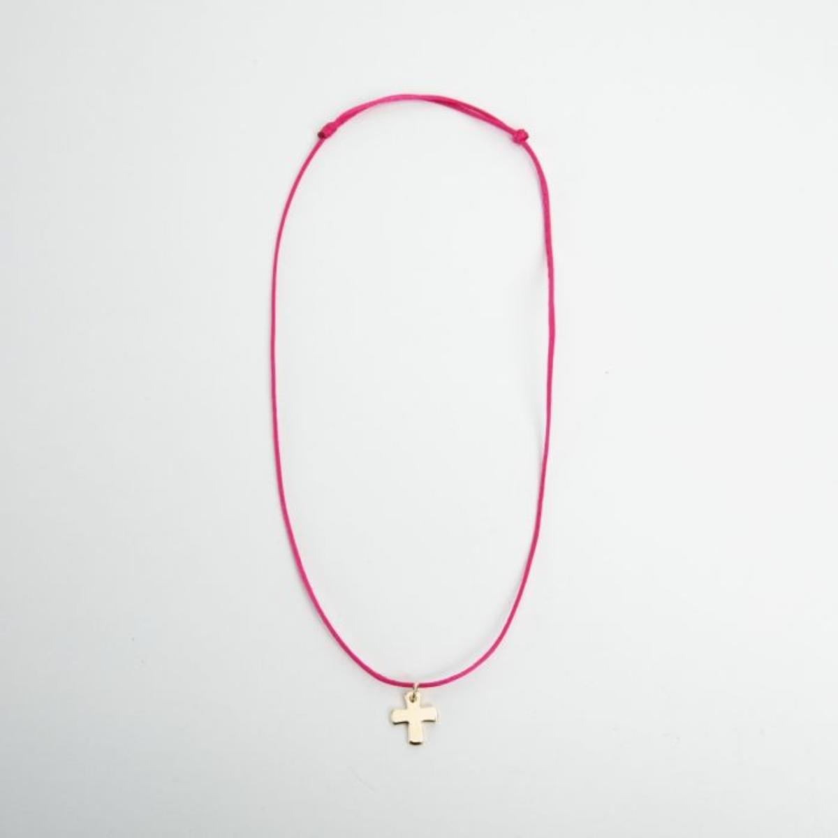 Collier 1 breloque sur lien satin plaqué or