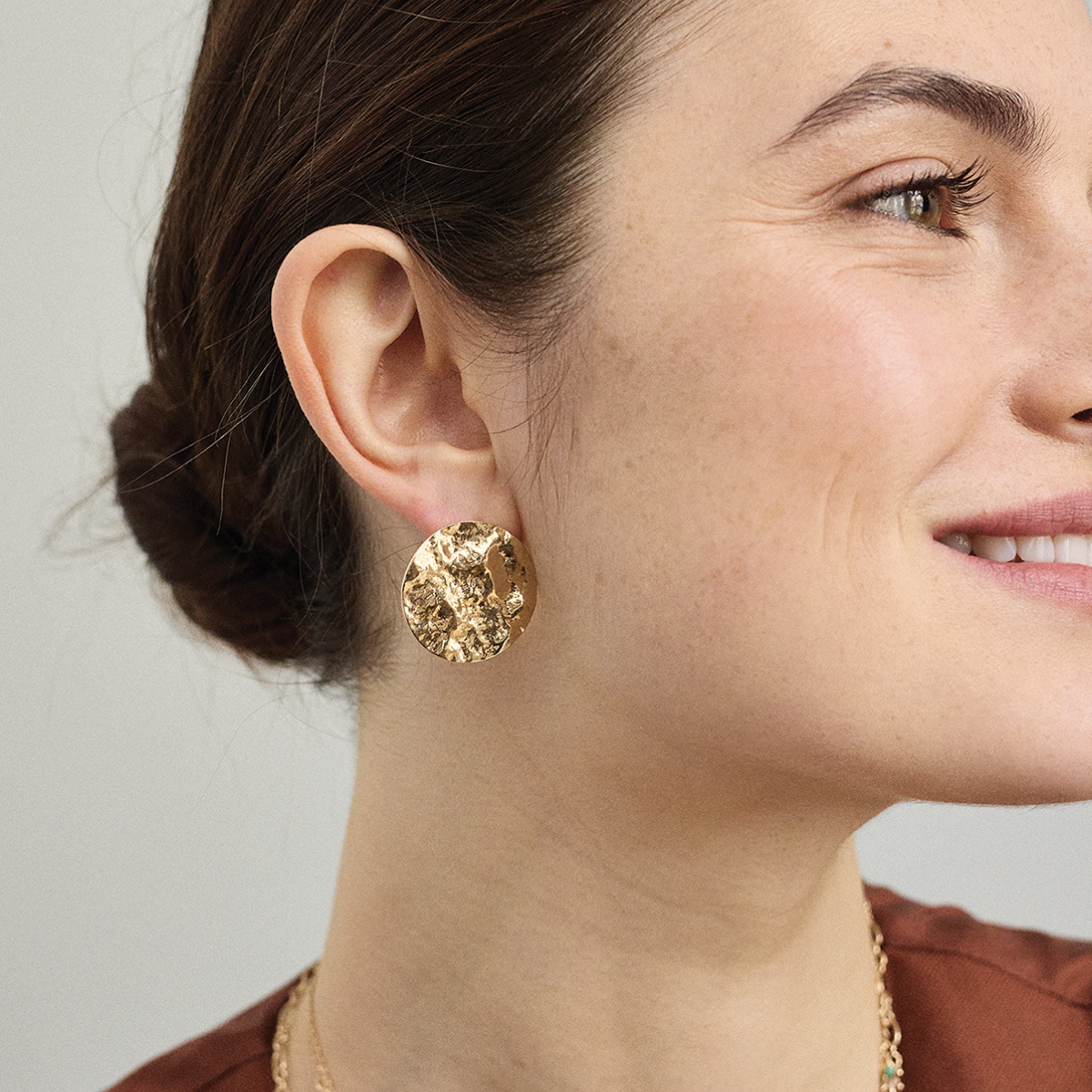 Boucles d'oreilles rond martelé plaqué or