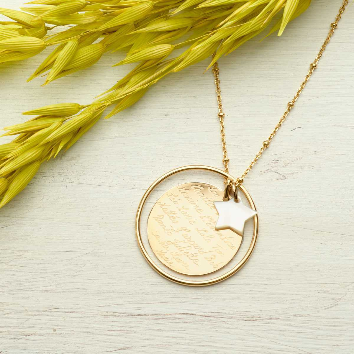 Collier Ellipse et nacre fine plaqué or