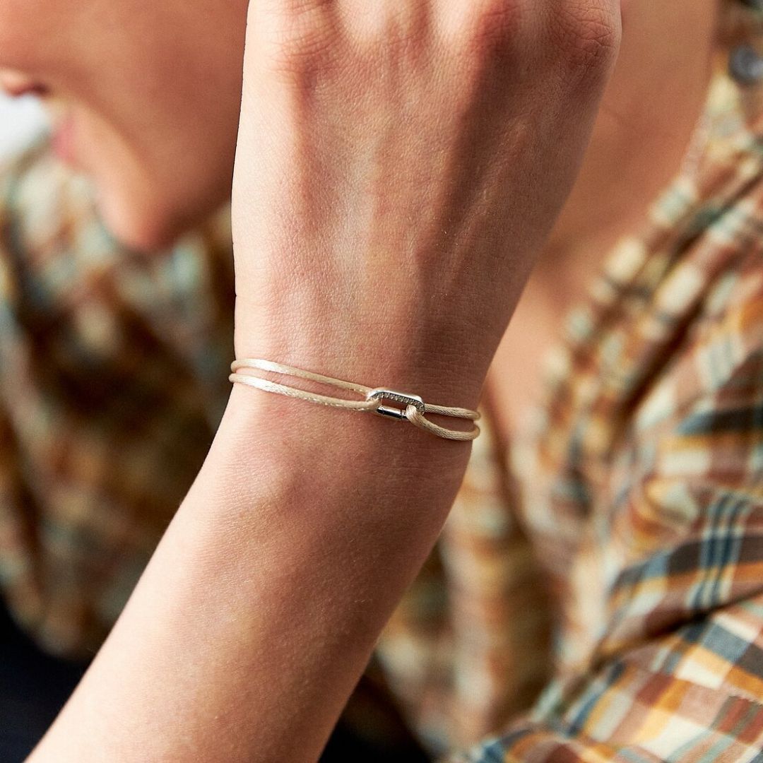 Bracelet Smile ovale sur lien satin