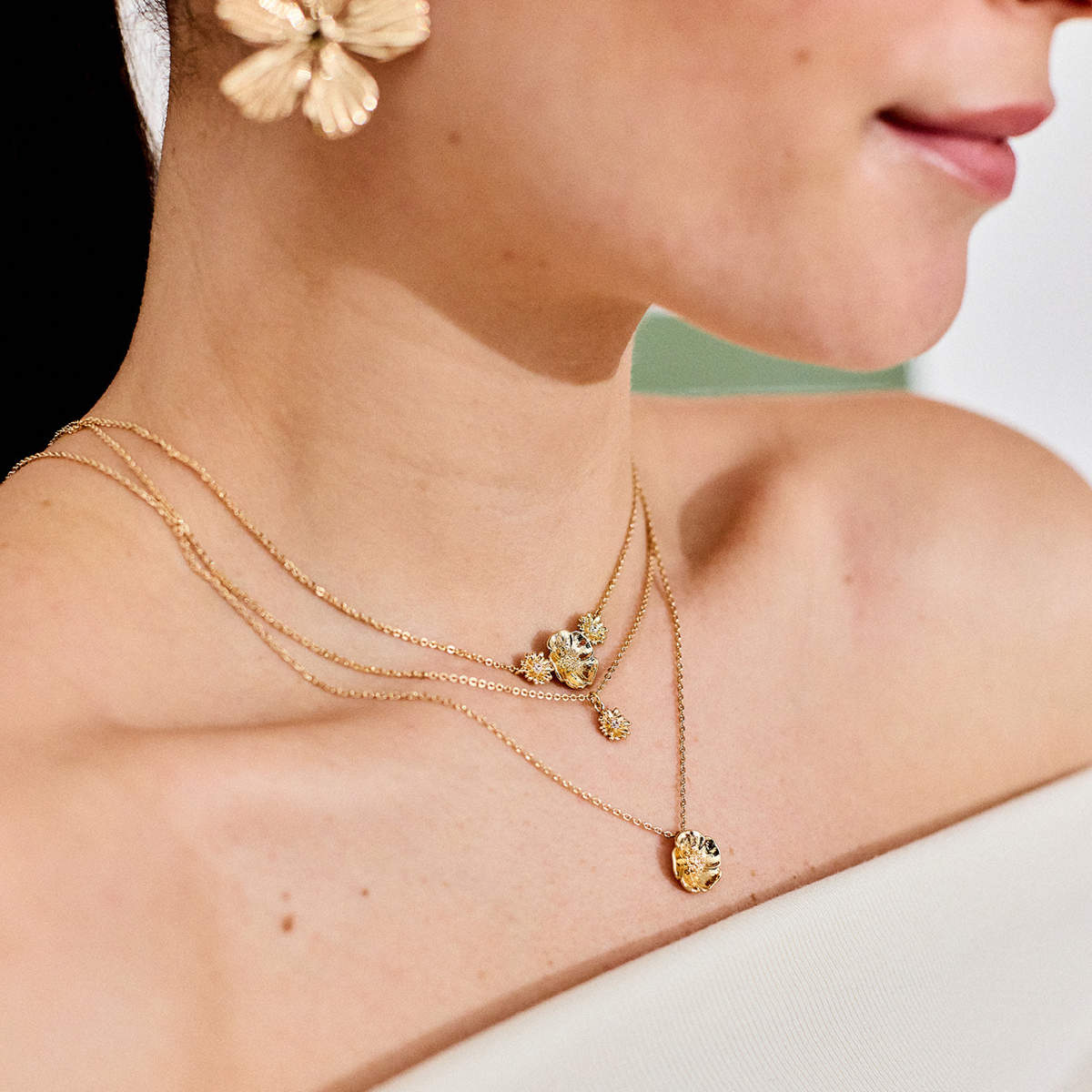 Collier double Anémone et Pâquerette sur chaîne plaqué or