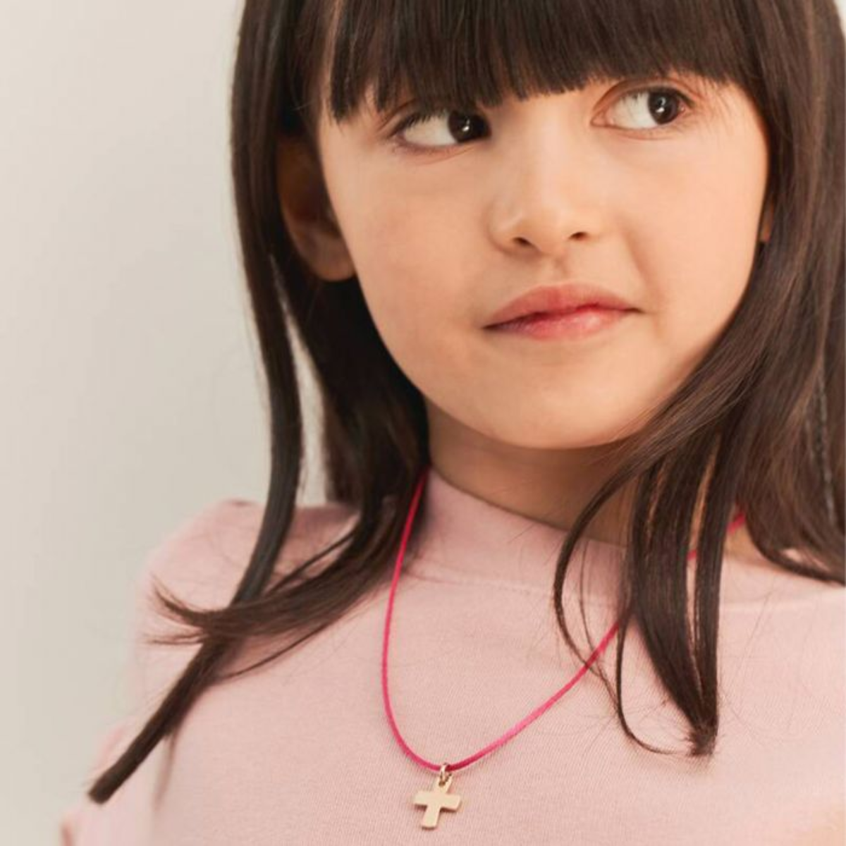 Collier 1 breloque sur lien satin plaqué or