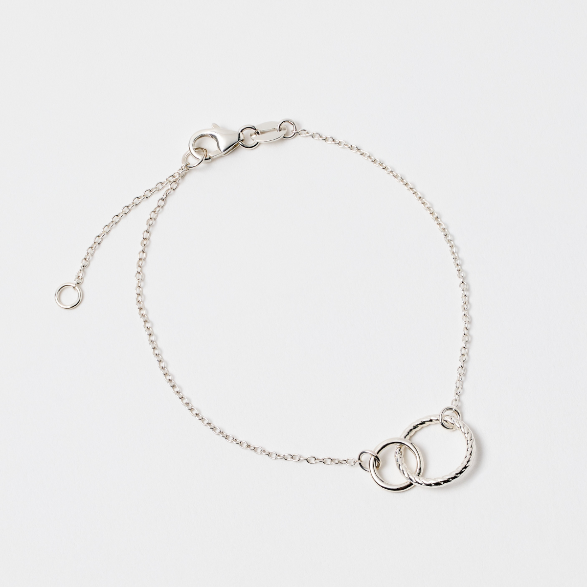 Bracelet duo d'anneaux lisse et strié argent massif