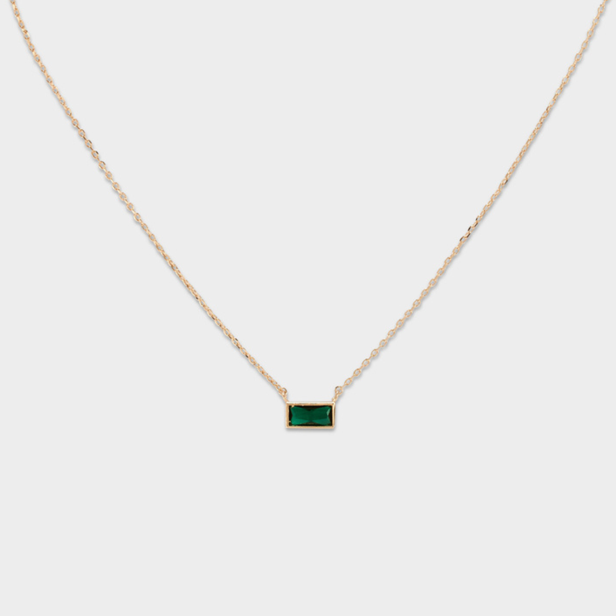 Collier rectangle sur chaîne vert plaqué or