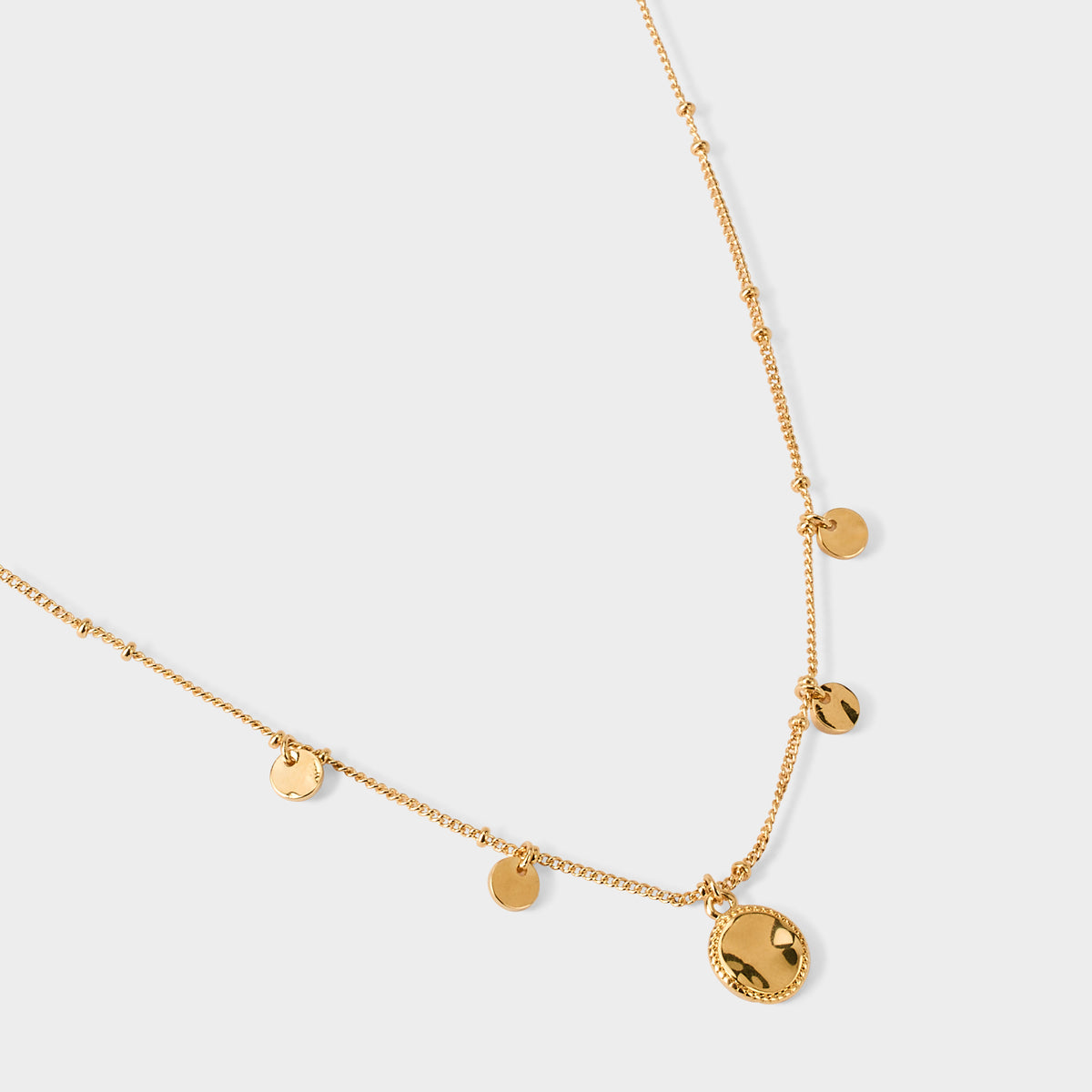 Collier paillettes et pendant plaqué or