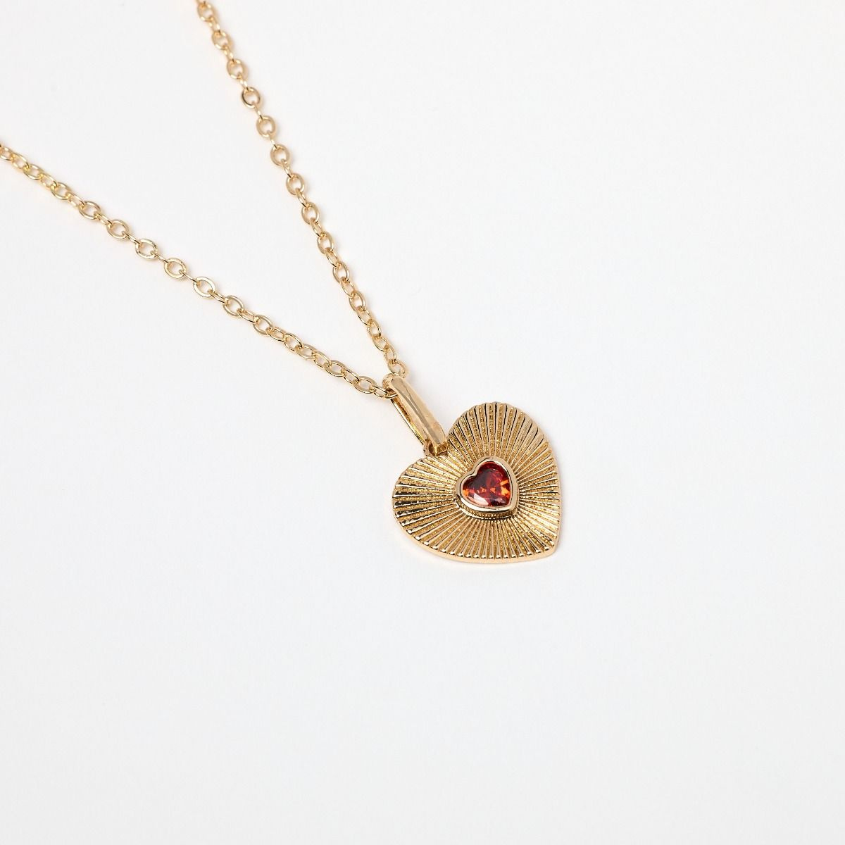 Collier cœur plaqué or et oxyde de zirconium rouge