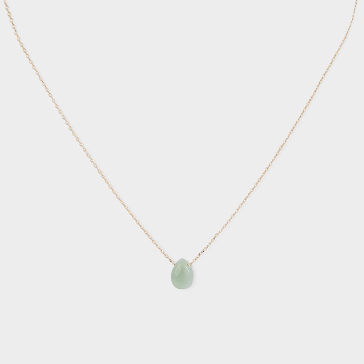 Collier goutte pierre verte sur chaîne plaqué or