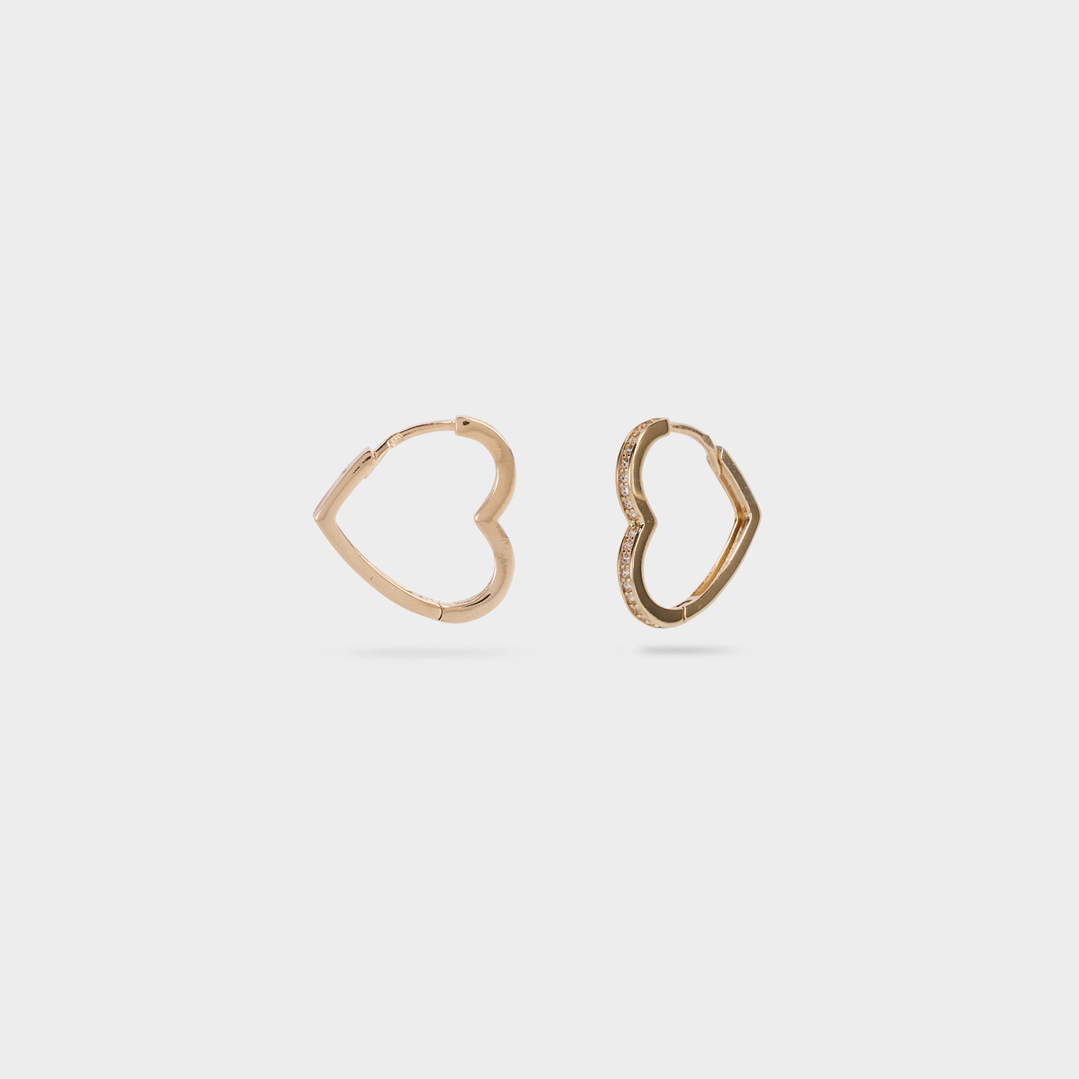 Boucles d'oreilles cœurs en balance plaqué or