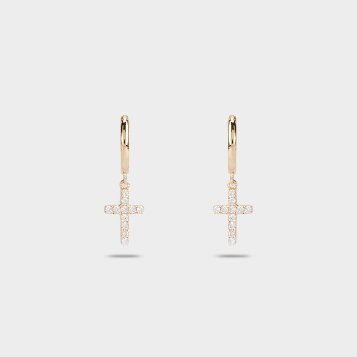 Boucles d'oreilles créoles croix pavées plaqué or