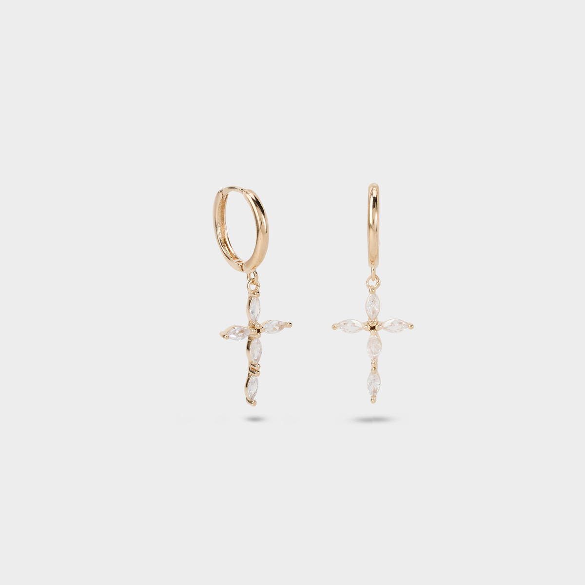 Boucles d'oreilles créoles croix et brillants plaqué or