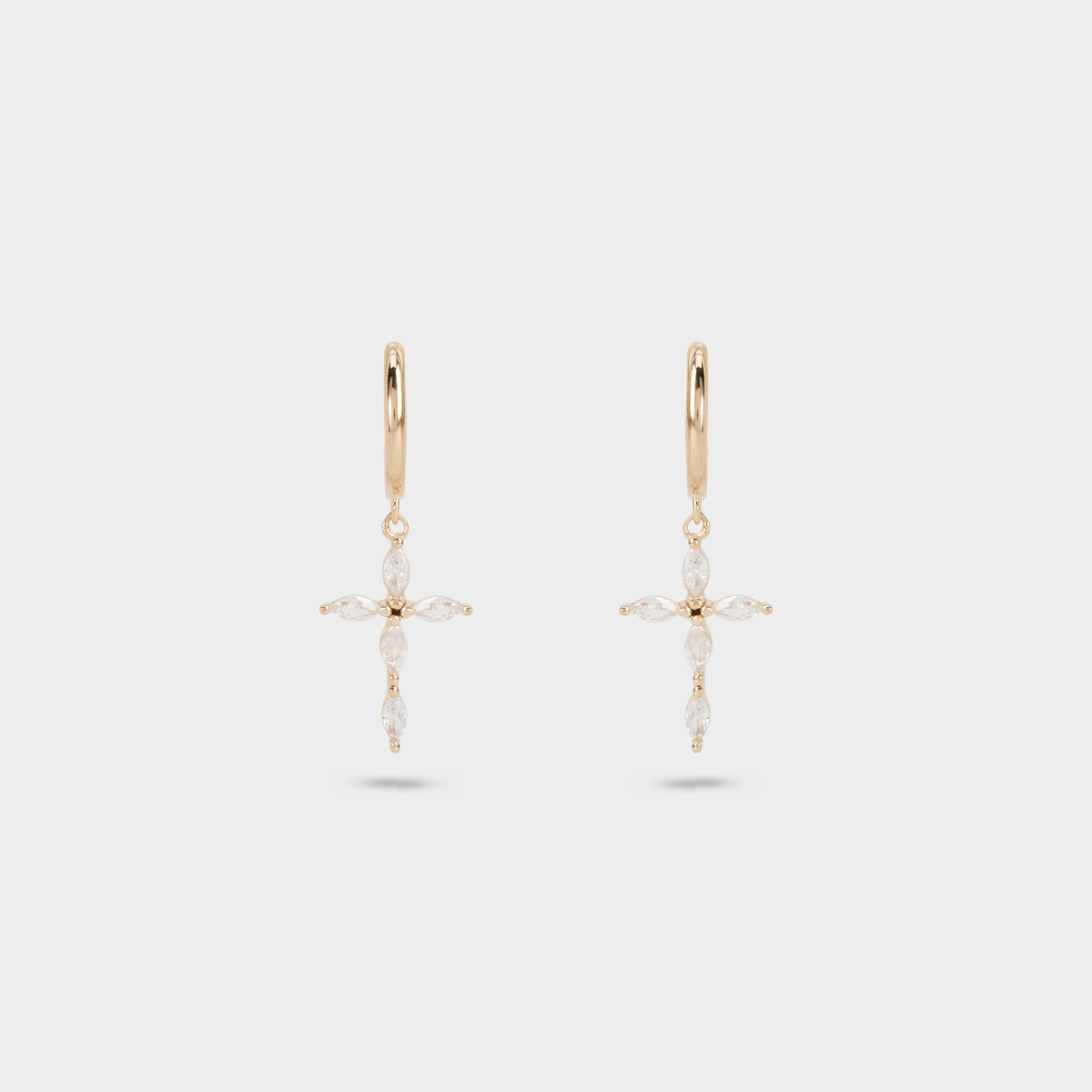 Boucles d'oreilles créoles croix et brillants plaqué or