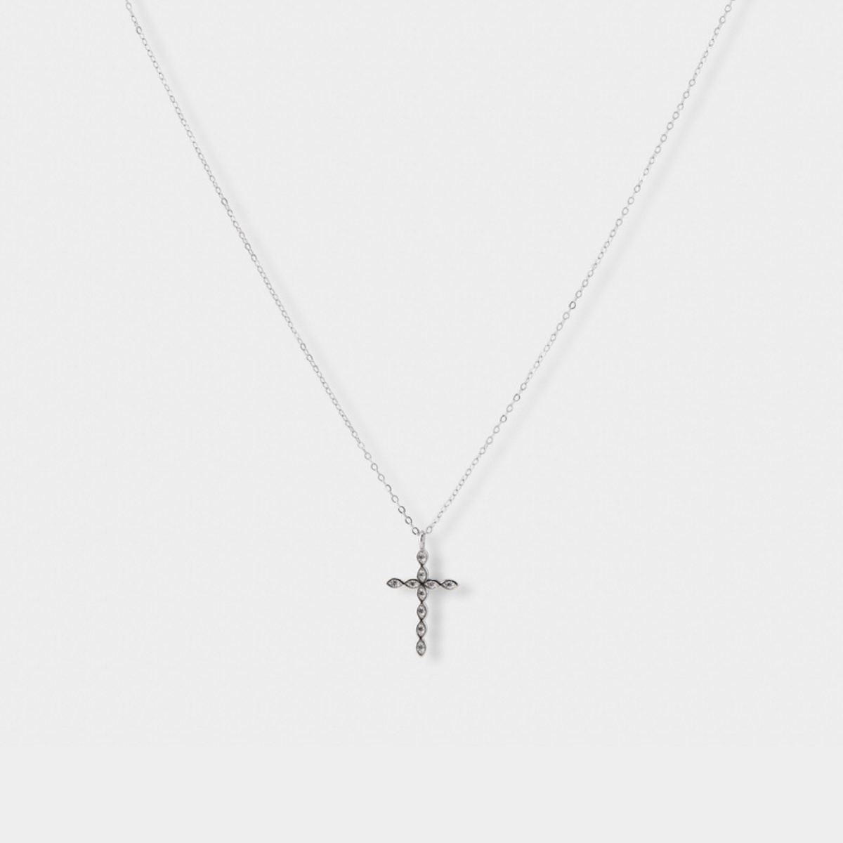 Collier croix pavée argent
