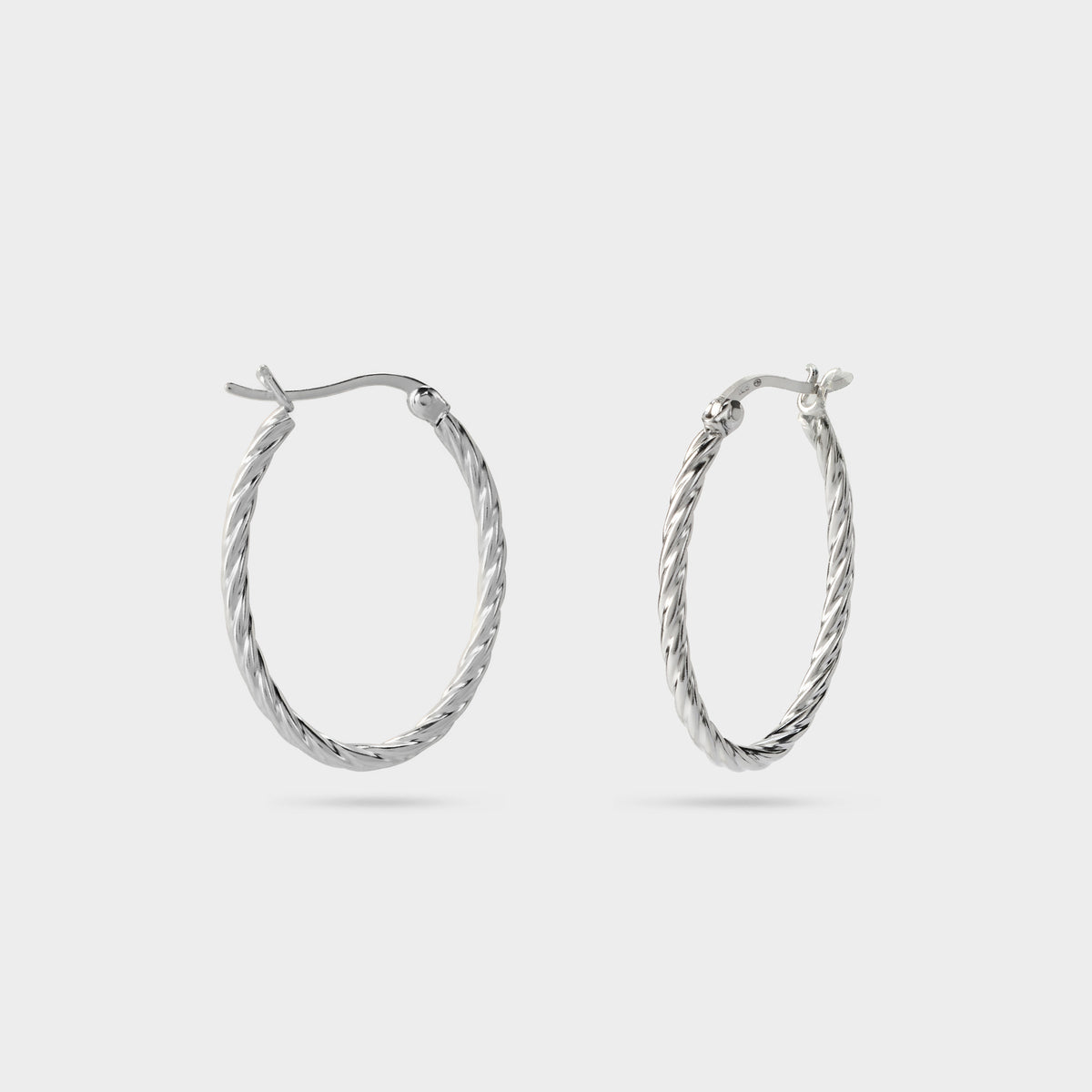 Boucles d'oreilles créoles ovales Twist argent