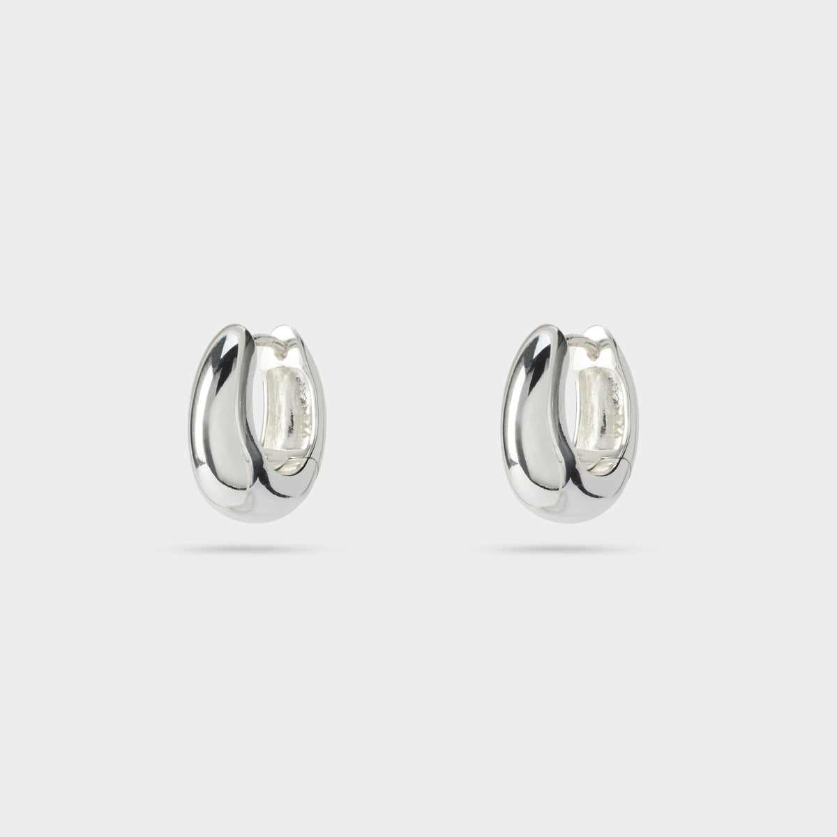 Boucles d'oreilles mini créoles Balance argent