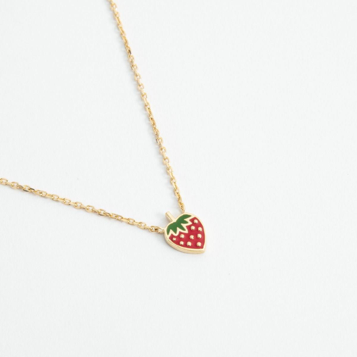 Collier fraise plaqué or