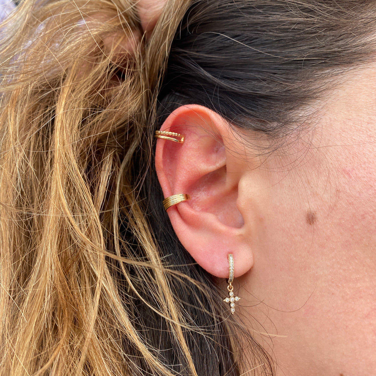 Bijou d'oreille Ear cuff lisse et perlé plaqué or