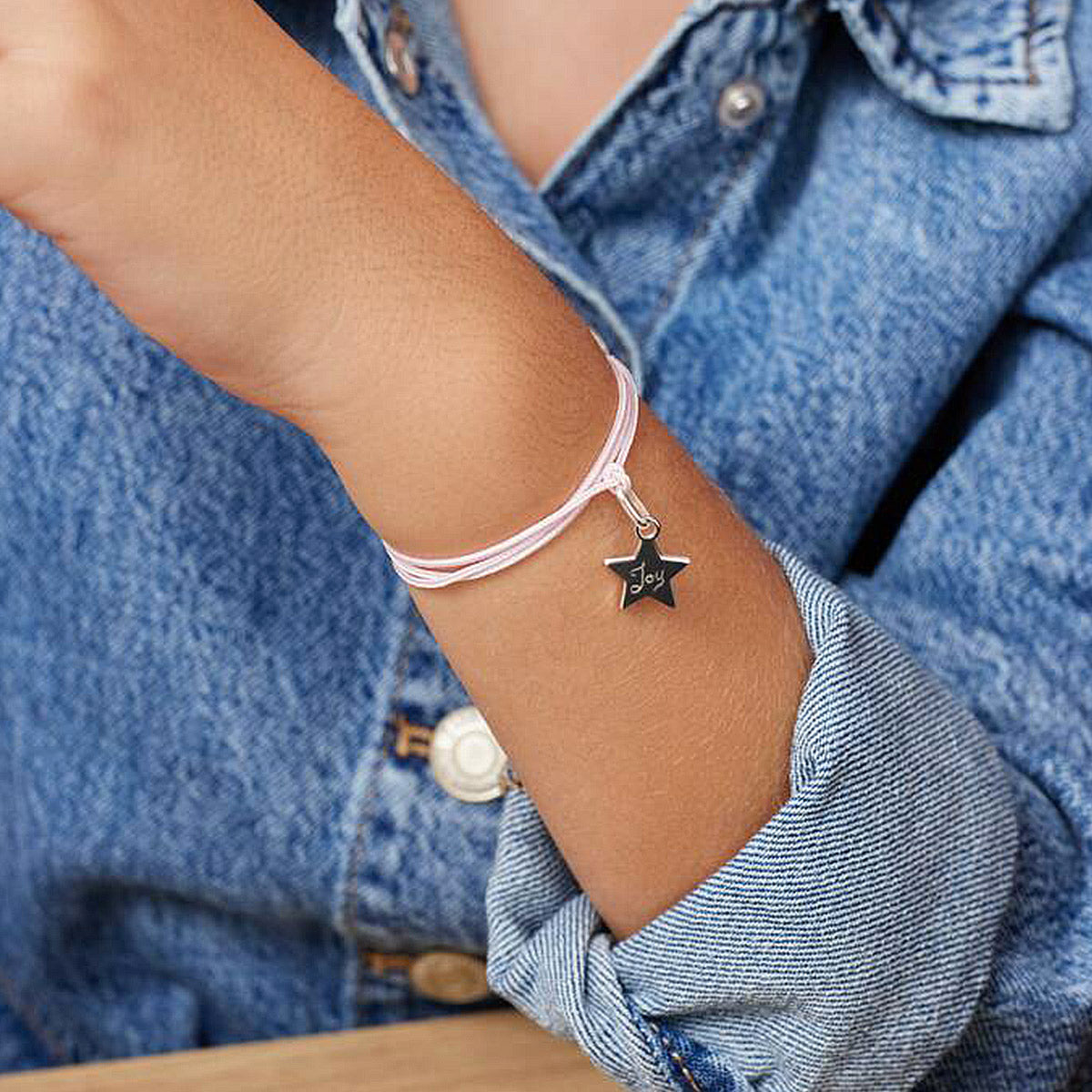 Bracelet Maya simple mini breloque plaqué or