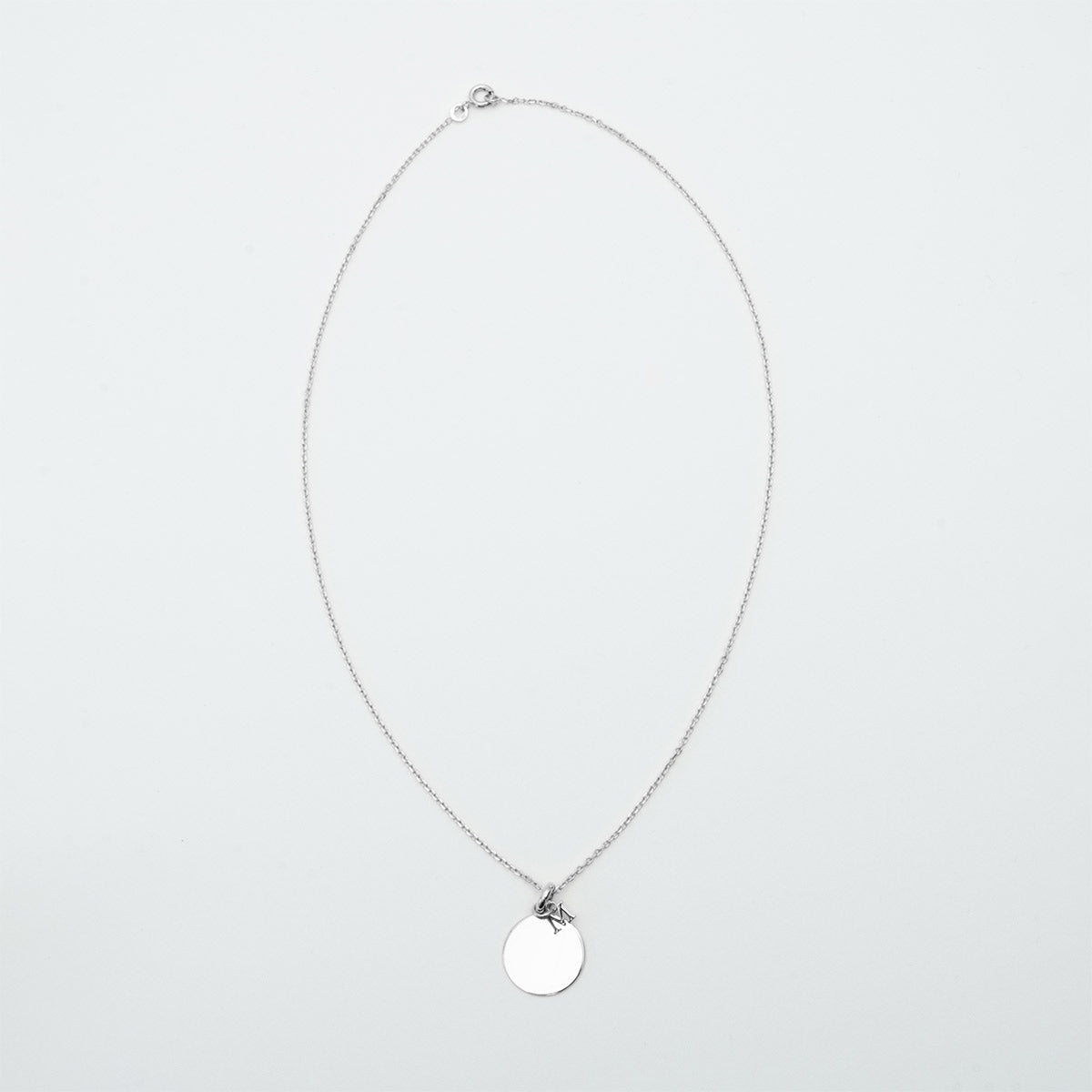 Collier lettre et médaille argent