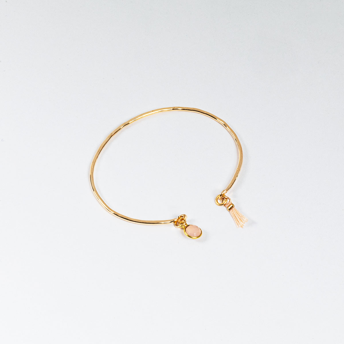 Jonc fin martelé et pierre de naissance octobre Quartz rose