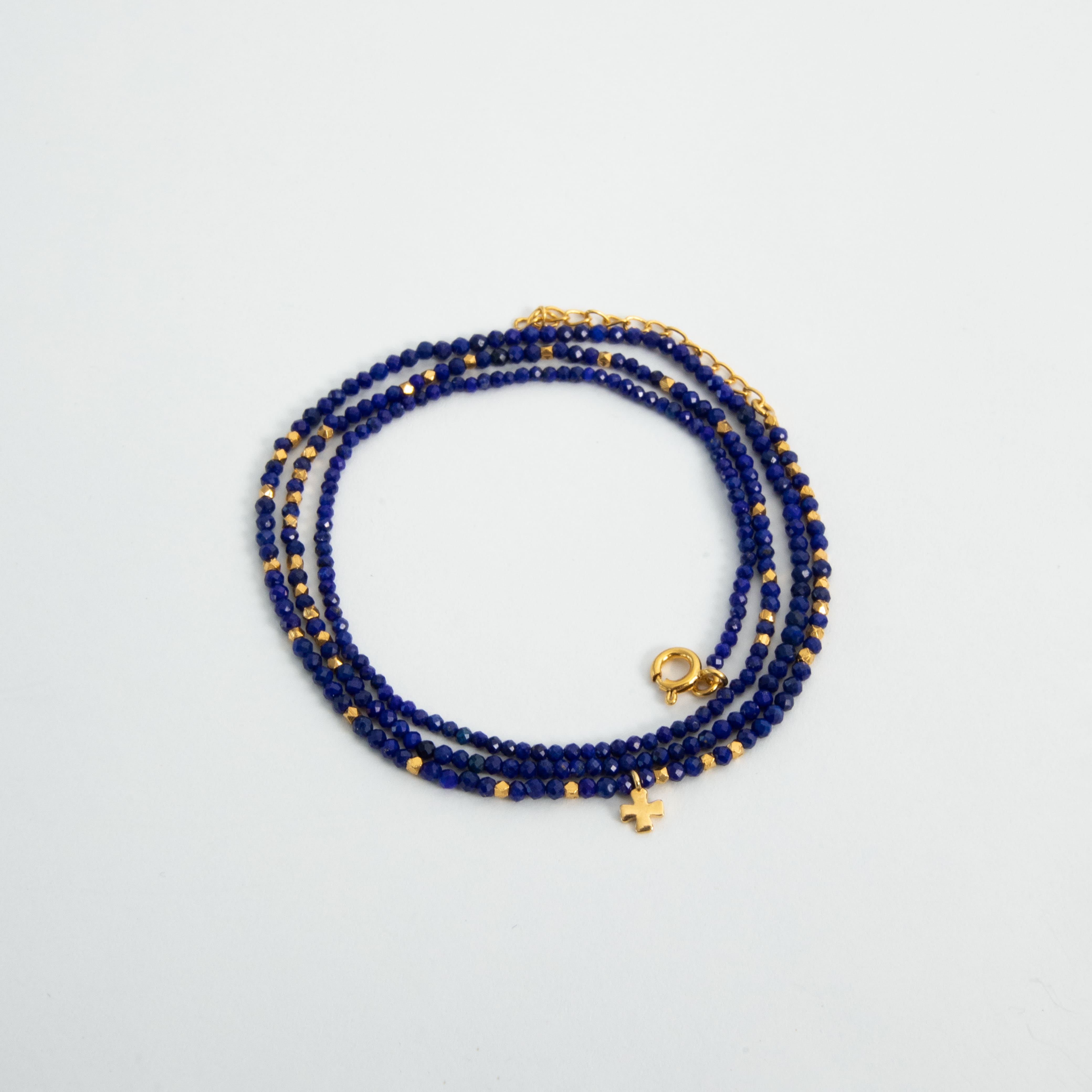 Bracelet Lapis Lazuli et mini croix plaqué or