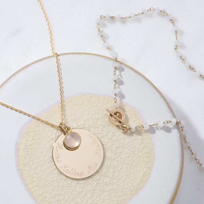 Collier grande médaille et pierre de naissance sur chaîne forçat plaqué or