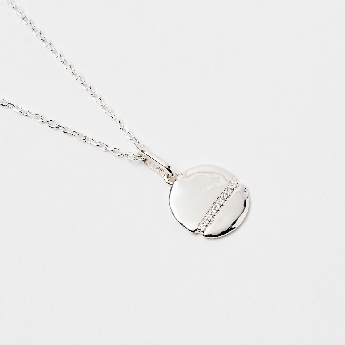 Pendentif Alya sur chaîne forçat argent massif