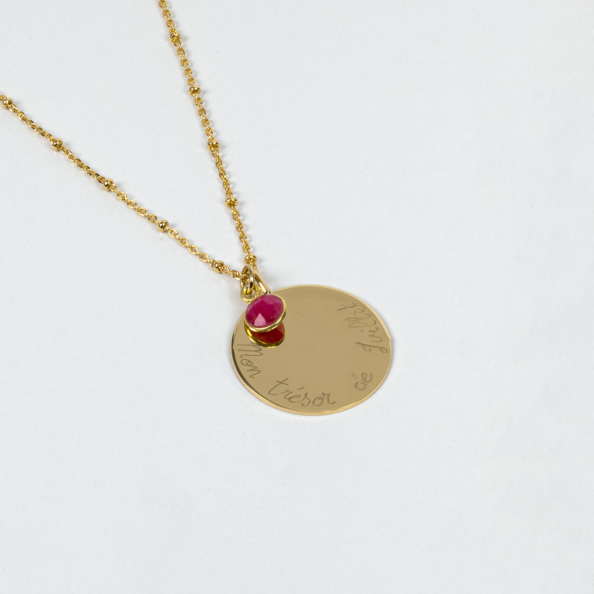 Collier grande médaille et pierre de naissance sur chaîne perlée plaqué or