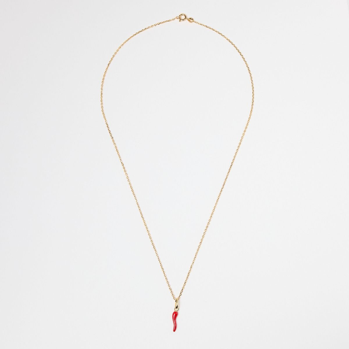 Collier mini gris-gris sur chaîne forçat plaqué or