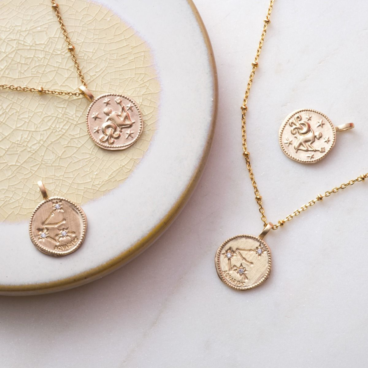 Collier signe astrologique Verseau plaqué or